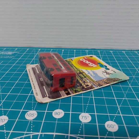 CORGI Metal London Bus Red 1:64 scale diecast NEW Vintage Mint on Card - Picture 3 of 4